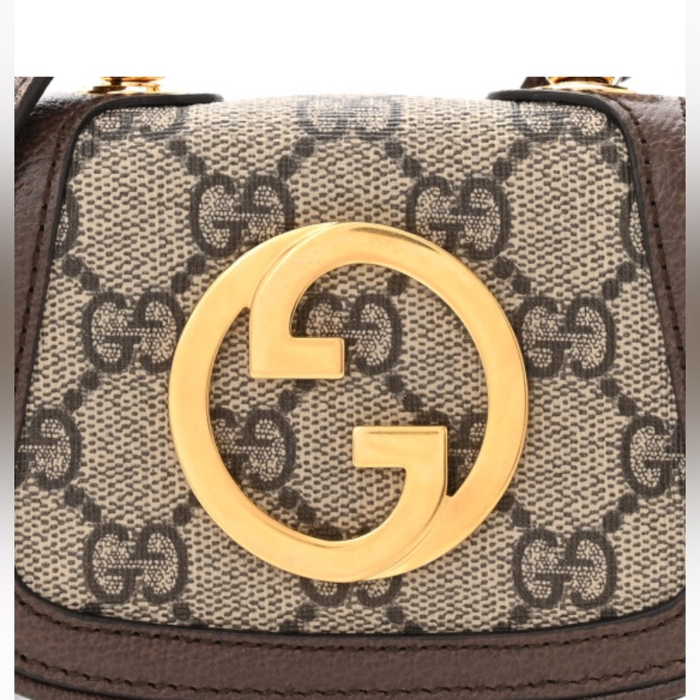 Supreme Monogram Textured
Calfskin Blondie Wallet with Strap Beige Ebony NEW